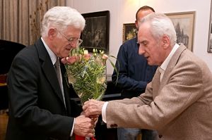 Juliusz Adamowski thanking Prof. Andrzej Jasinski